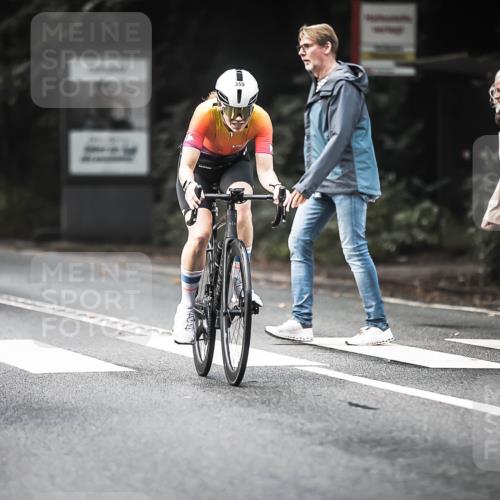 13.09.2026 - Stadtparktriathlon H.Heesch http://msf.ph/oto/10275718 13.09.2026 10:34:19 Radfahren 359, 447, 777 meine-sportfotos.de