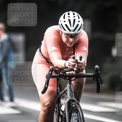 13.09.2026 - Stadtparktriathlon H.Heesch http://msf.ph/oto/10275725 13.09.2026 10:34:20 Radfahren 359, 447, 777 meine-sportfotos.de