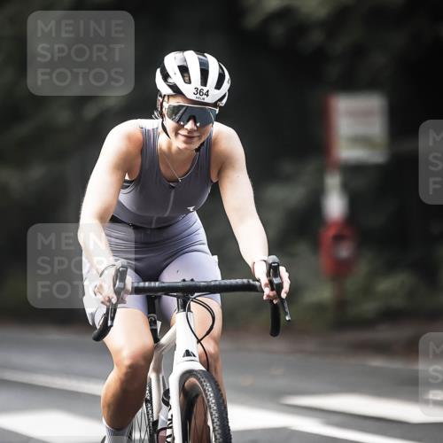 13.09.2026 - Stadtparktriathlon H.Heesch http://msf.ph/oto/10275774 13.09.2026 10:34:38 Radfahren 364, 399, 444, 538 meine-sportfotos.de