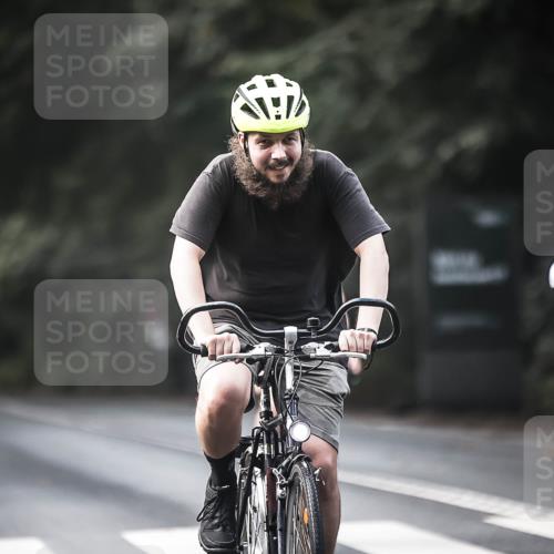 13.09.2026 - Stadtparktriathlon H.Heesch http://msf.ph/oto/10275851 13.09.2026 10:34:51 Radfahren 336, 402, 445, 489 meine-sportfotos.de