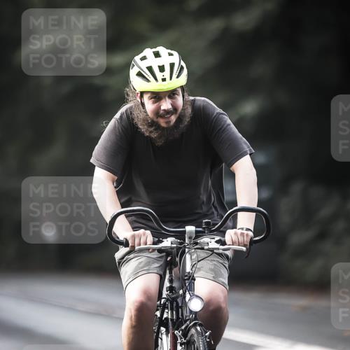 13.09.2026 - Stadtparktriathlon H.Heesch http://msf.ph/oto/10275858 13.09.2026 10:34:51 Radfahren 336, 402, 445, 489 meine-sportfotos.de