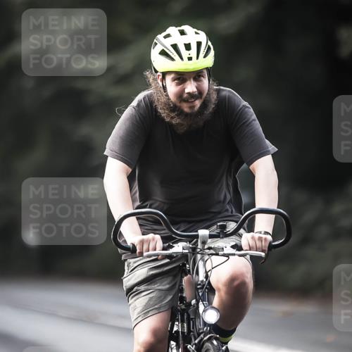 13.09.2026 - Stadtparktriathlon H.Heesch http://msf.ph/oto/10275860 13.09.2026 10:34:51 Radfahren 336, 402, 445, 489 meine-sportfotos.de