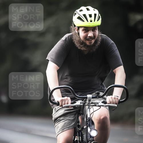 13.09.2026 - Stadtparktriathlon H.Heesch http://msf.ph/oto/10275862 13.09.2026 10:34:51 Radfahren 336, 402, 445, 489 meine-sportfotos.de