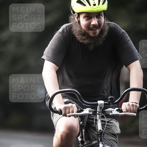 13.09.2026 - Stadtparktriathlon H.Heesch http://msf.ph/oto/10275870 13.09.2026 10:34:52 Radfahren 336, 402, 489 meine-sportfotos.de