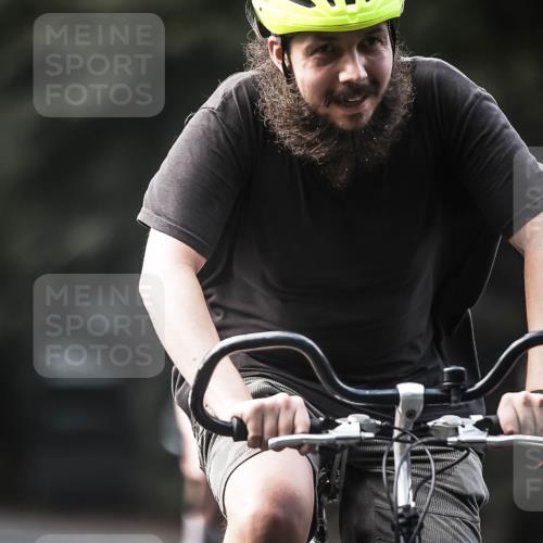 13.09.2026 - Stadtparktriathlon H.Heesch http://msf.ph/oto/10275871 13.09.2026 10:34:52 Radfahren 336, 402, 489 meine-sportfotos.de