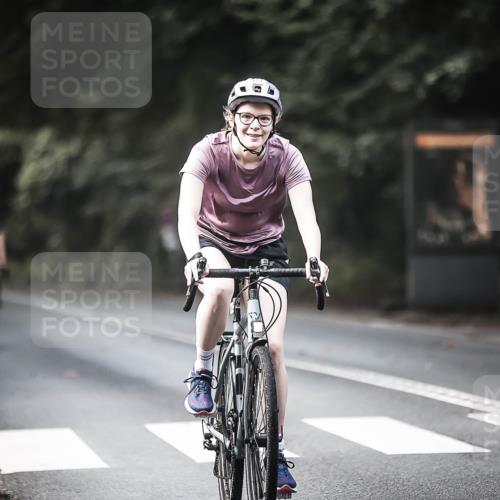 13.09.2026 - Stadtparktriathlon H.Heesch http://msf.ph/oto/10275958 13.09.2026 10:35:25 Radfahren 412, 427, 513 meine-sportfotos.de
