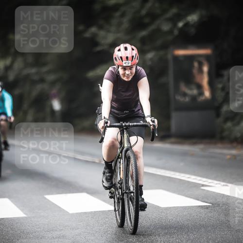 13.09.2026 - Stadtparktriathlon H.Heesch http://msf.ph/oto/10275981 13.09.2026 10:35:29 Radfahren 370, 412, 427 meine-sportfotos.de