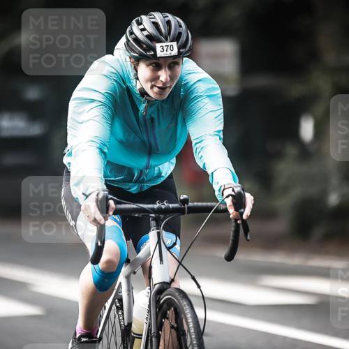 13.09.2026 - Stadtparktriathlon H.Heesch http://msf.ph/oto/10276016 13.09.2026 10:35:33 Radfahren 370, 412 meine-sportfotos.de