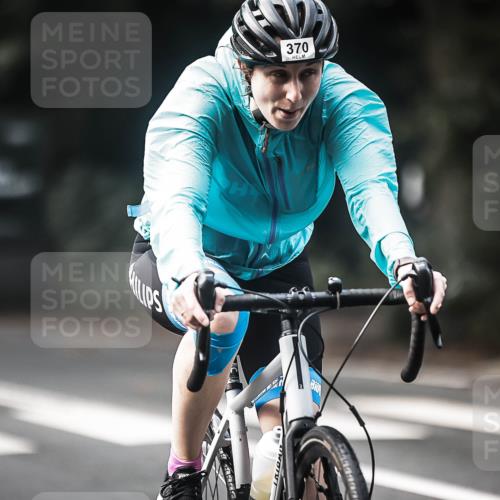 13.09.2026 - Stadtparktriathlon H.Heesch http://msf.ph/oto/10276020 13.09.2026 10:35:33 Radfahren 370, 412 meine-sportfotos.de