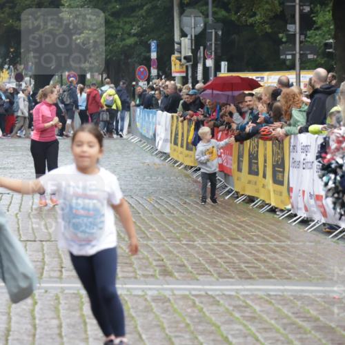 13.09.2026 - Kiel Lauf Yannick Fuchs http://msf.ph/oto/10276041 13.09.2026 08:39:18 Ziel 5267, 2355, 5216, 9149, 4733, 9149 meine-sportfotos.de