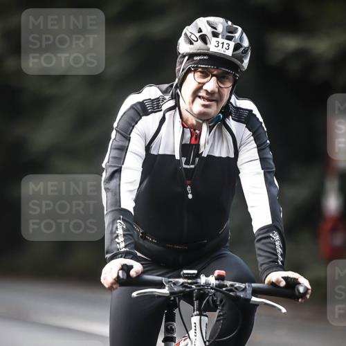 13.09.2026 - Stadtparktriathlon H.Heesch http://msf.ph/oto/10276066 13.09.2026 10:35:49 Radfahren 313, 405, 471 meine-sportfotos.de