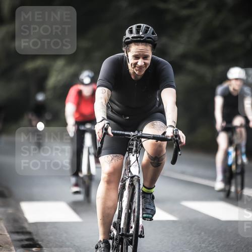 13.09.2026 - Stadtparktriathlon H.Heesch http://msf.ph/oto/10276081 13.09.2026 10:36:00 Radfahren 281, 292, 459 meine-sportfotos.de