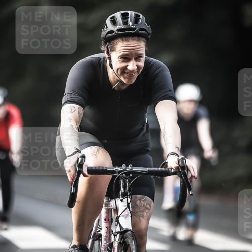 13.09.2026 - Stadtparktriathlon H.Heesch http://msf.ph/oto/10276092 13.09.2026 10:36:00 Radfahren 281, 292, 459 meine-sportfotos.de