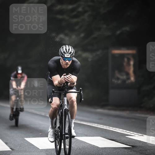 13.09.2026 - Stadtparktriathlon H.Heesch http://msf.ph/oto/10276102 13.09.2026 09:08:29 Radfahren 83, 117, 120, 128, 160, 161 meine-sportfotos.de