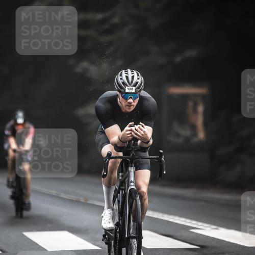 13.09.2026 - Stadtparktriathlon H.Heesch http://msf.ph/oto/10276107 13.09.2026 09:08:29 Radfahren 83, 117, 120, 128, 160, 161 meine-sportfotos.de