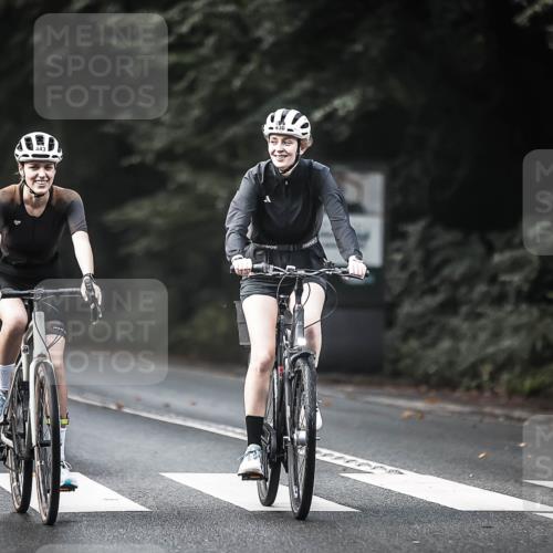 13.09.2026 - Stadtparktriathlon H.Heesch http://msf.ph/oto/10276125 13.09.2026 10:36:07 Radfahren 281, 380, 389, 430, 443, 454, 459 meine-sportfotos.de