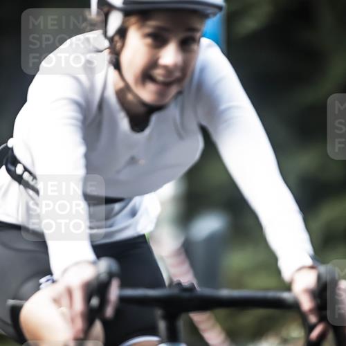 13.09.2026 - Stadtparktriathlon H.Heesch http://msf.ph/oto/10276172 13.09.2026 10:36:11 Radfahren 380, 389, 430, 443, 454, 539 meine-sportfotos.de