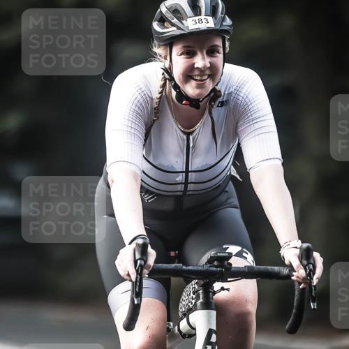 13.09.2026 - Stadtparktriathlon H.Heesch http://msf.ph/oto/10276225 13.09.2026 10:36:25 Radfahren 351, 383 meine-sportfotos.de