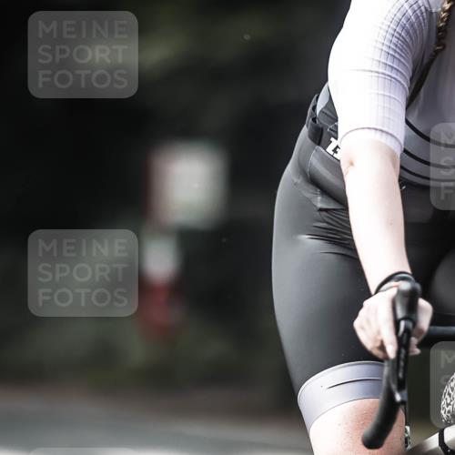 13.09.2026 - Stadtparktriathlon H.Heesch http://msf.ph/oto/10276230 13.09.2026 10:36:25 Radfahren 351, 383 meine-sportfotos.de