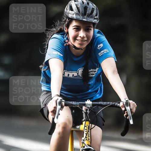 13.09.2026 - Stadtparktriathlon H.Heesch http://msf.ph/oto/10276257 13.09.2026 10:36:30 Radfahren 347, 351, 383, 479 meine-sportfotos.de