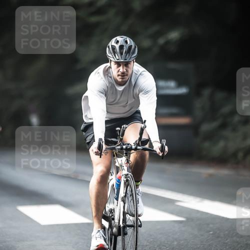 13.09.2026 - Stadtparktriathlon H.Heesch http://msf.ph/oto/10276284 13.09.2026 10:36:35 Radfahren 347, 351, 361, 479, 569 meine-sportfotos.de