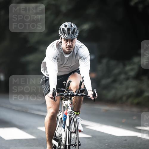 13.09.2026 - Stadtparktriathlon H.Heesch http://msf.ph/oto/10276288 13.09.2026 10:36:35 Radfahren 347, 351, 361, 479, 569 meine-sportfotos.de