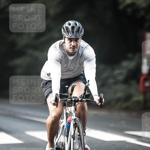 13.09.2026 - Stadtparktriathlon H.Heesch http://msf.ph/oto/10276289 13.09.2026 10:36:35 Radfahren 347, 351, 361, 479, 569 meine-sportfotos.de