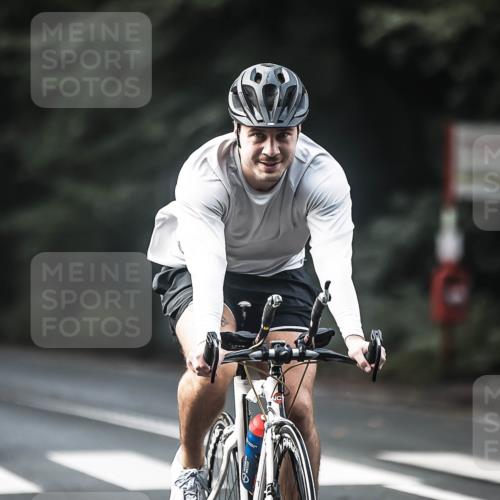 13.09.2026 - Stadtparktriathlon H.Heesch http://msf.ph/oto/10276291 13.09.2026 10:36:35 Radfahren 347, 351, 361, 479, 569 meine-sportfotos.de