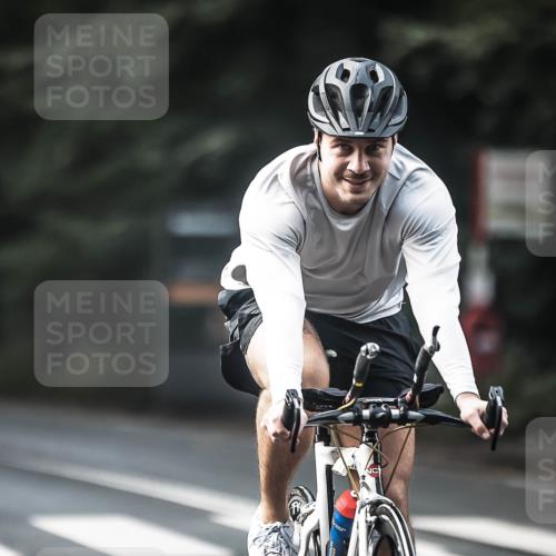 13.09.2026 - Stadtparktriathlon H.Heesch http://msf.ph/oto/10276294 13.09.2026 10:36:35 Radfahren 347, 351, 361, 479, 569 meine-sportfotos.de