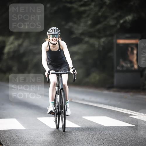 13.09.2026 - Stadtparktriathlon H.Heesch http://msf.ph/oto/10276301 13.09.2026 10:36:36 Radfahren 347, 361, 479, 569 meine-sportfotos.de