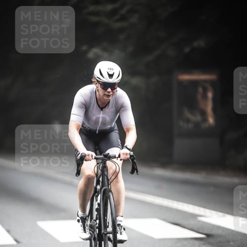 13.09.2026 - Stadtparktriathlon H.Heesch http://msf.ph/oto/10276325 13.09.2026 09:09:22 Radfahren 19, 176, 189, 190 meine-sportfotos.de