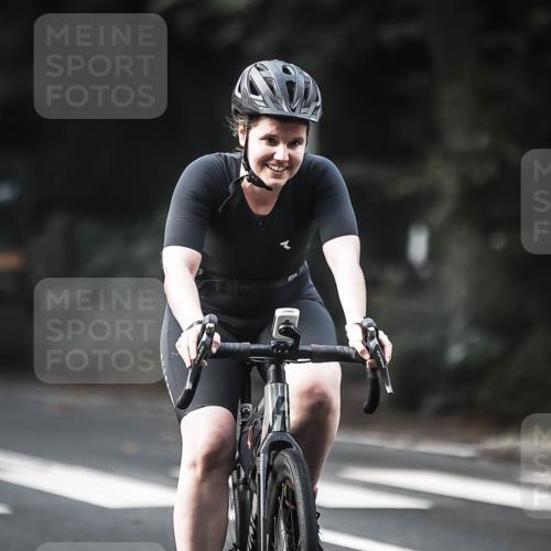 13.09.2026 - Stadtparktriathlon H.Heesch http://msf.ph/oto/10276478 13.09.2026 10:37:03 Radfahren 221, 345, 346, 414, 439, 480 meine-sportfotos.de