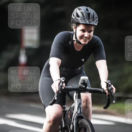 13.09.2026 - Stadtparktriathlon H.Heesch http://msf.ph/oto/10276486 13.09.2026 10:37:03 Radfahren 221, 345, 346, 414, 439, 480 meine-sportfotos.de