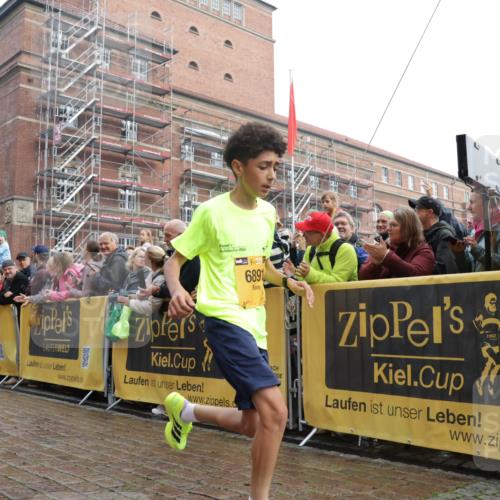 13.09.2026 - Kiel Lauf Yannick Fuchs http://msf.ph/oto/10276491 13.09.2026 08:49:24 Ziel 135, 6891 meine-sportfotos.de