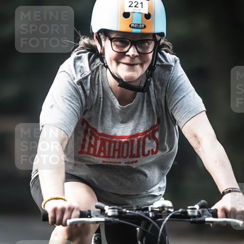 13.09.2026 - Stadtparktriathlon H.Heesch http://msf.ph/oto/10276494 13.09.2026 10:37:04 Radfahren 221, 345, 414, 480 meine-sportfotos.de