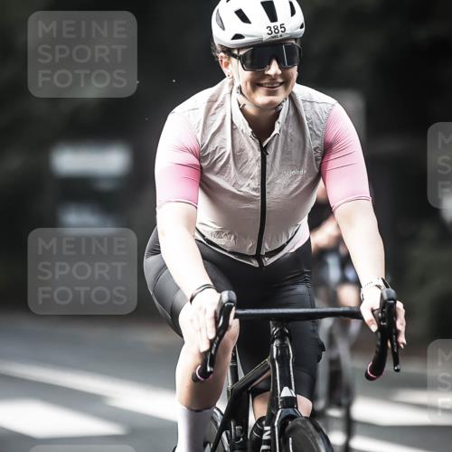 13.09.2026 - Stadtparktriathlon H.Heesch http://msf.ph/oto/10276566 13.09.2026 10:37:17 Radfahren 354, 377, 385, 394, 398, 406, 419, 433, 452, 460, 499, 536, 544, 568, 582 meine-sportfotos.de