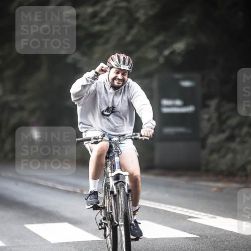 13.09.2026 - Stadtparktriathlon H.Heesch http://msf.ph/oto/10276738 13.09.2026 10:37:41 Radfahren 278, 329, 381, 432, 540 meine-sportfotos.de