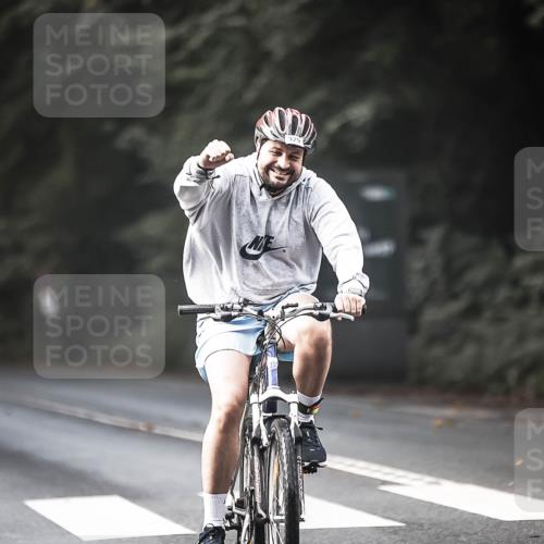 13.09.2026 - Stadtparktriathlon H.Heesch http://msf.ph/oto/10276744 13.09.2026 10:37:41 Radfahren 278, 329, 381, 432, 540 meine-sportfotos.de