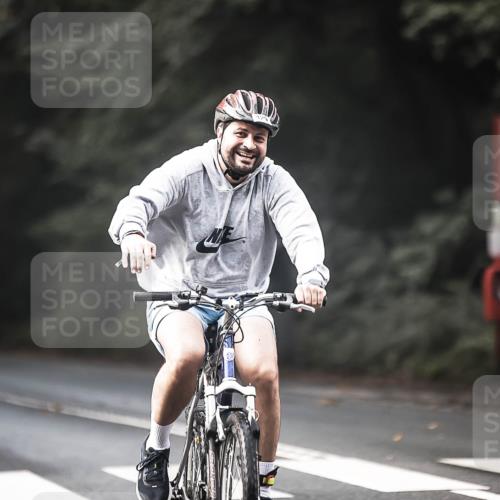 13.09.2026 - Stadtparktriathlon H.Heesch http://msf.ph/oto/10276750 13.09.2026 10:37:42 Radfahren 278, 329, 381, 432, 540 meine-sportfotos.de
