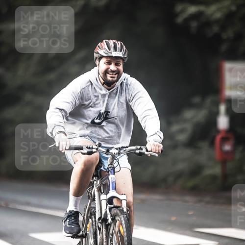 13.09.2026 - Stadtparktriathlon H.Heesch http://msf.ph/oto/10276752 13.09.2026 10:37:42 Radfahren 278, 329, 381, 432, 540 meine-sportfotos.de