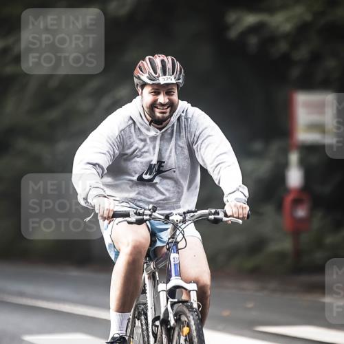13.09.2026 - Stadtparktriathlon H.Heesch http://msf.ph/oto/10276754 13.09.2026 10:37:42 Radfahren 278, 329, 381, 432, 540 meine-sportfotos.de