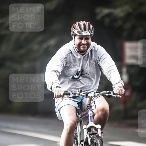 13.09.2026 - Stadtparktriathlon H.Heesch http://msf.ph/oto/10276757 13.09.2026 10:37:42 Radfahren 278, 329, 381, 432, 540 meine-sportfotos.de