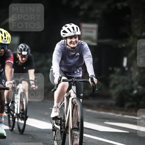 13.09.2026 - Stadtparktriathlon H.Heesch http://msf.ph/oto/10276958 13.09.2026 10:38:16 Radfahren 353, 358, 392, 410, 464, 490 meine-sportfotos.de