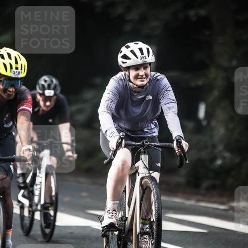 13.09.2026 - Stadtparktriathlon H.Heesch http://msf.ph/oto/10276961 13.09.2026 10:38:16 Radfahren 353, 358, 392, 410, 464, 490 meine-sportfotos.de