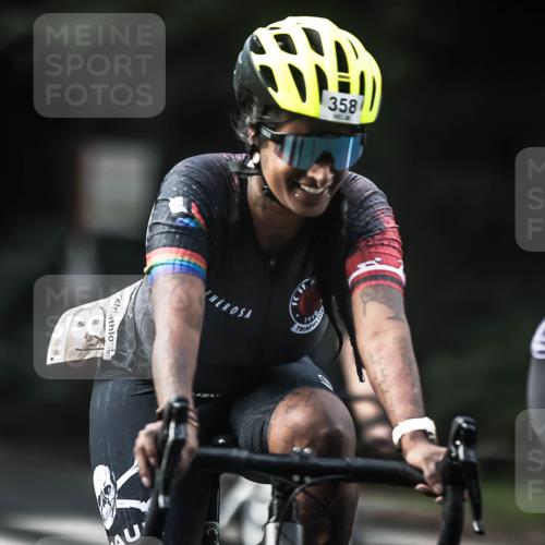 13.09.2026 - Stadtparktriathlon H.Heesch http://msf.ph/oto/10276964 13.09.2026 10:38:17 Radfahren 353, 358, 392, 410, 464, 490 meine-sportfotos.de