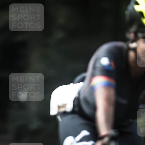 13.09.2026 - Stadtparktriathlon H.Heesch http://msf.ph/oto/10276967 13.09.2026 10:38:17 Radfahren 353, 358, 392, 410, 464, 490 meine-sportfotos.de