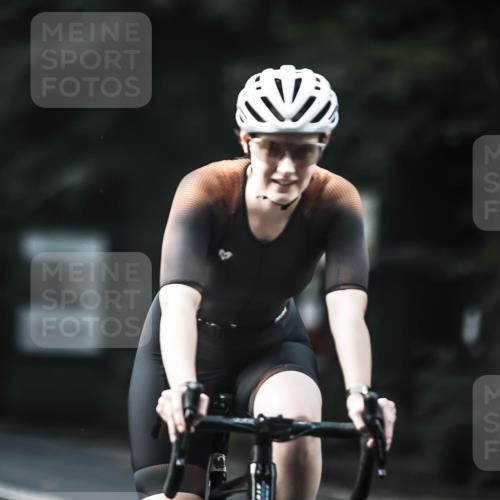 13.09.2026 - Stadtparktriathlon H.Heesch http://msf.ph/oto/10276976 13.09.2026 10:38:18 Radfahren 353, 358, 392, 410, 464, 490 meine-sportfotos.de