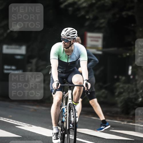 13.09.2026 - Stadtparktriathlon H.Heesch http://msf.ph/oto/10276999 13.09.2026 10:38:20 Radfahren 353, 358, 392, 410, 464, 490 meine-sportfotos.de