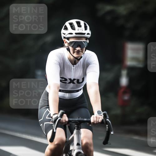 13.09.2026 - Stadtparktriathlon H.Heesch http://msf.ph/oto/10277015 13.09.2026 10:38:22 Radfahren 353, 358, 392, 410, 464, 490 meine-sportfotos.de