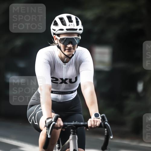 13.09.2026 - Stadtparktriathlon H.Heesch http://msf.ph/oto/10277017 13.09.2026 10:38:22 Radfahren 353, 358, 392, 410, 464, 490 meine-sportfotos.de